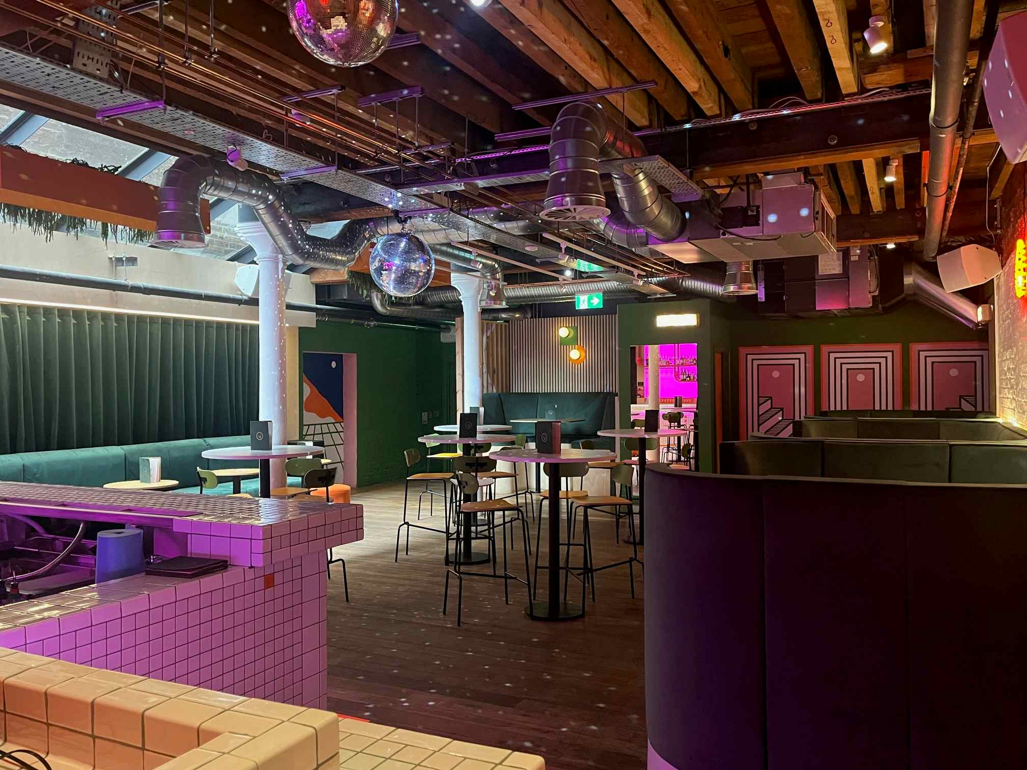 Hello Cocktail Bar  2