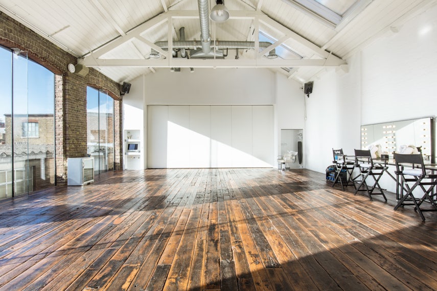 Studio B 0
