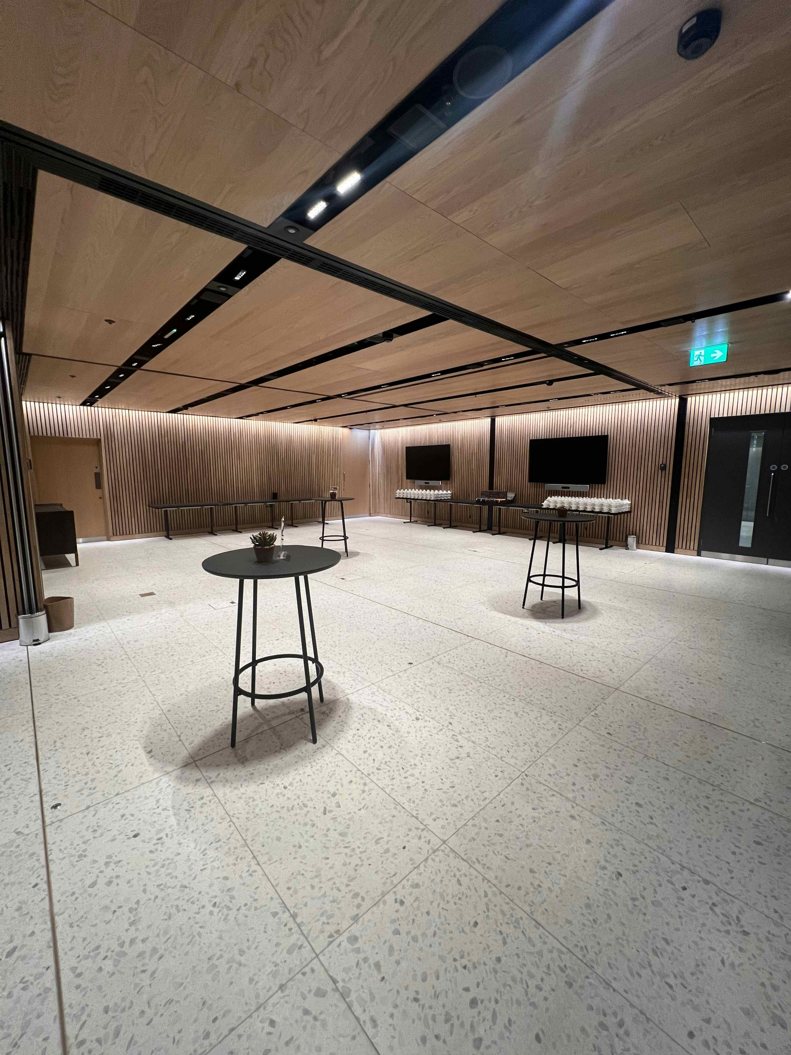 Think Tank Auditorium & Tank Rooms 1