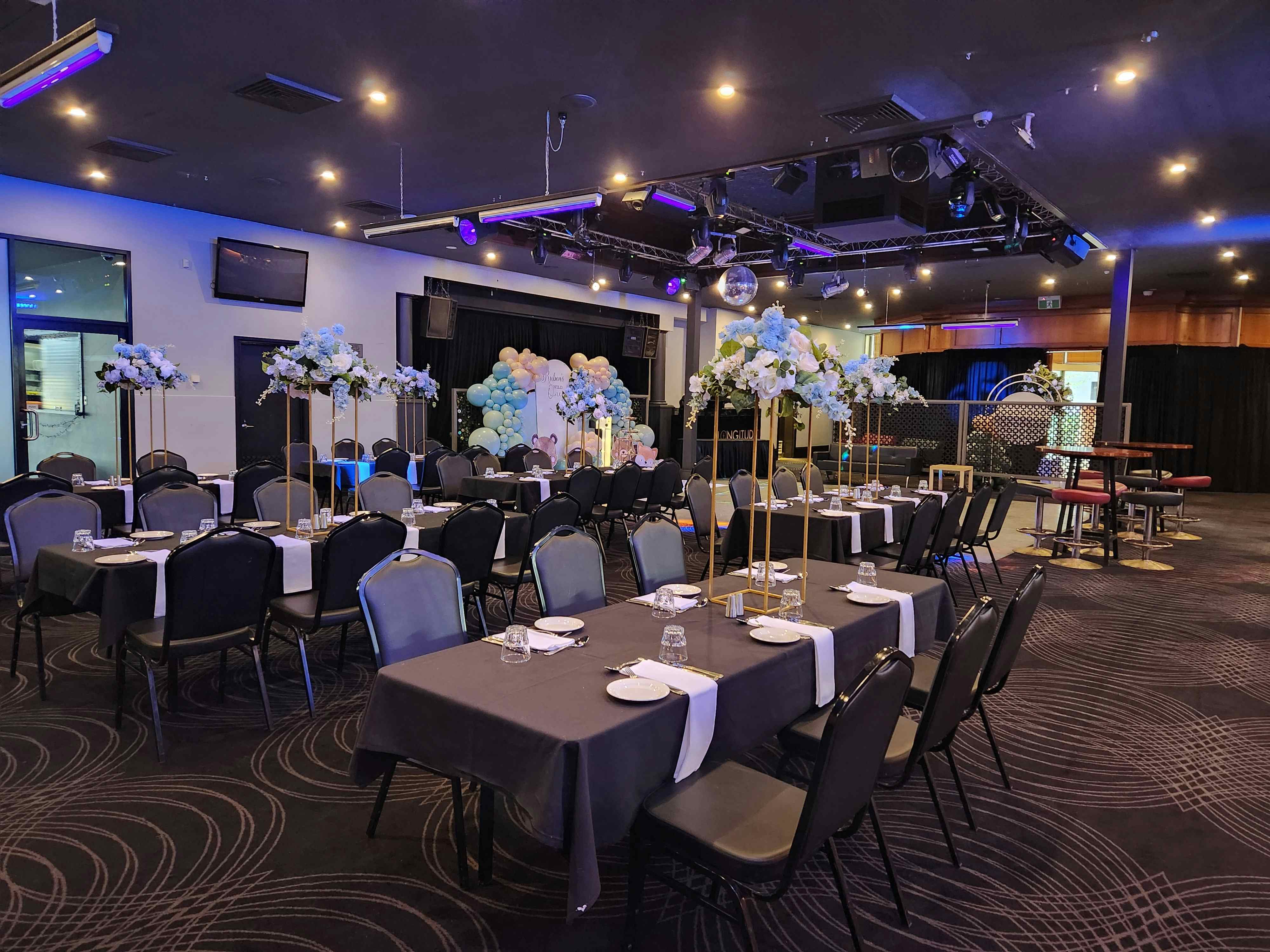 Longitude Room / Victory Room 11