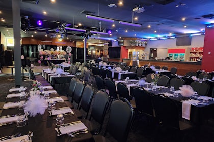 Longitude Room / Victory Room 3