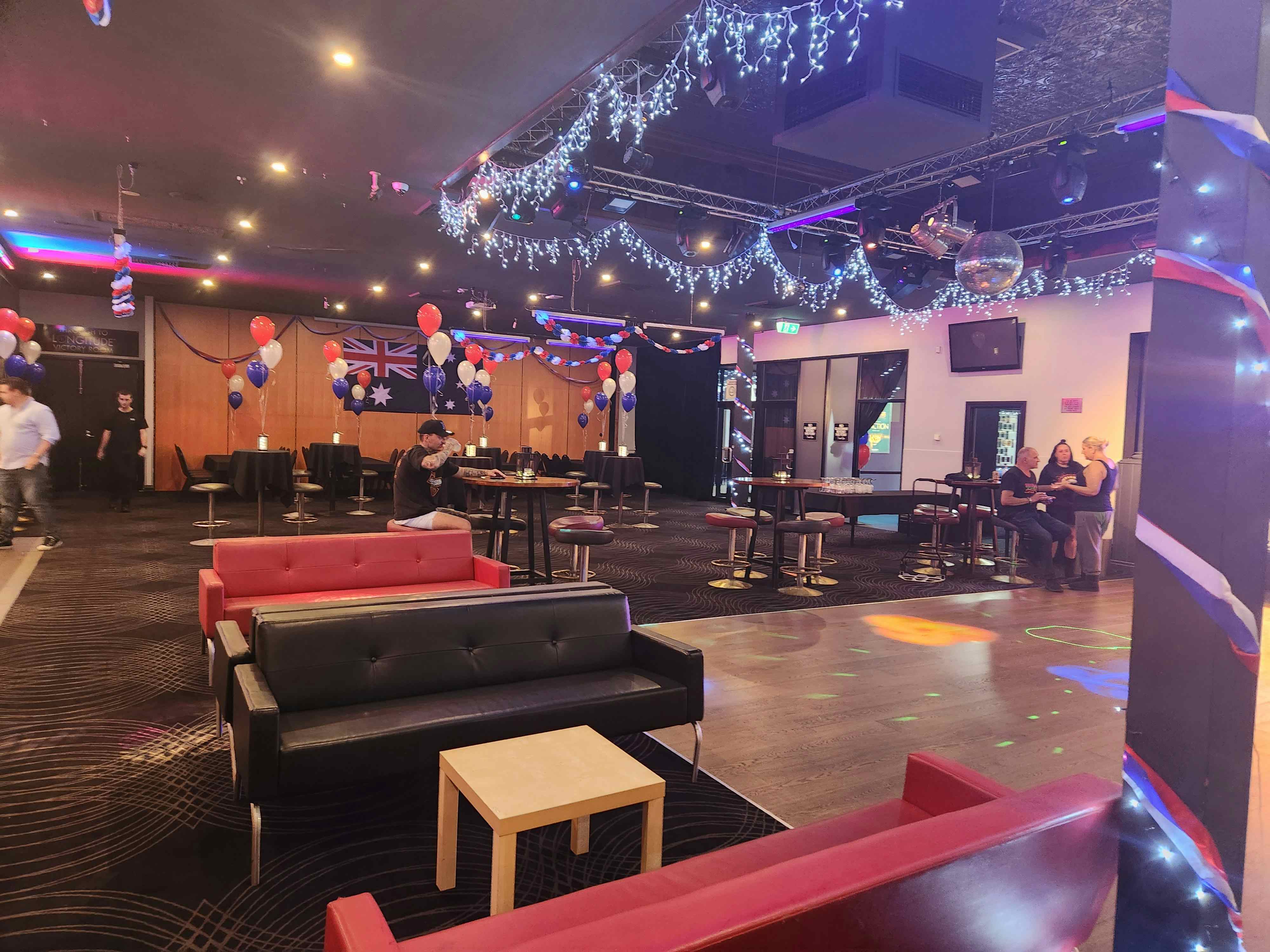 Longitude Room / Victory Room 10