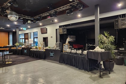 Longitude Room / Victory Room 4