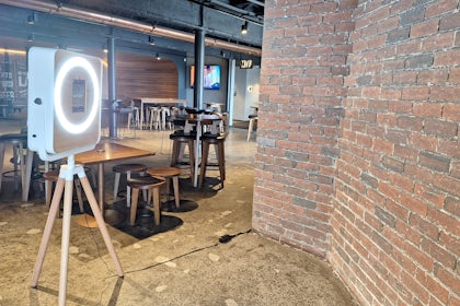 Landing Bar 5