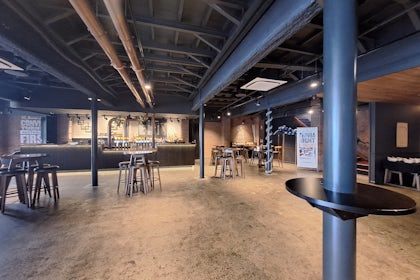 Landing Bar 1