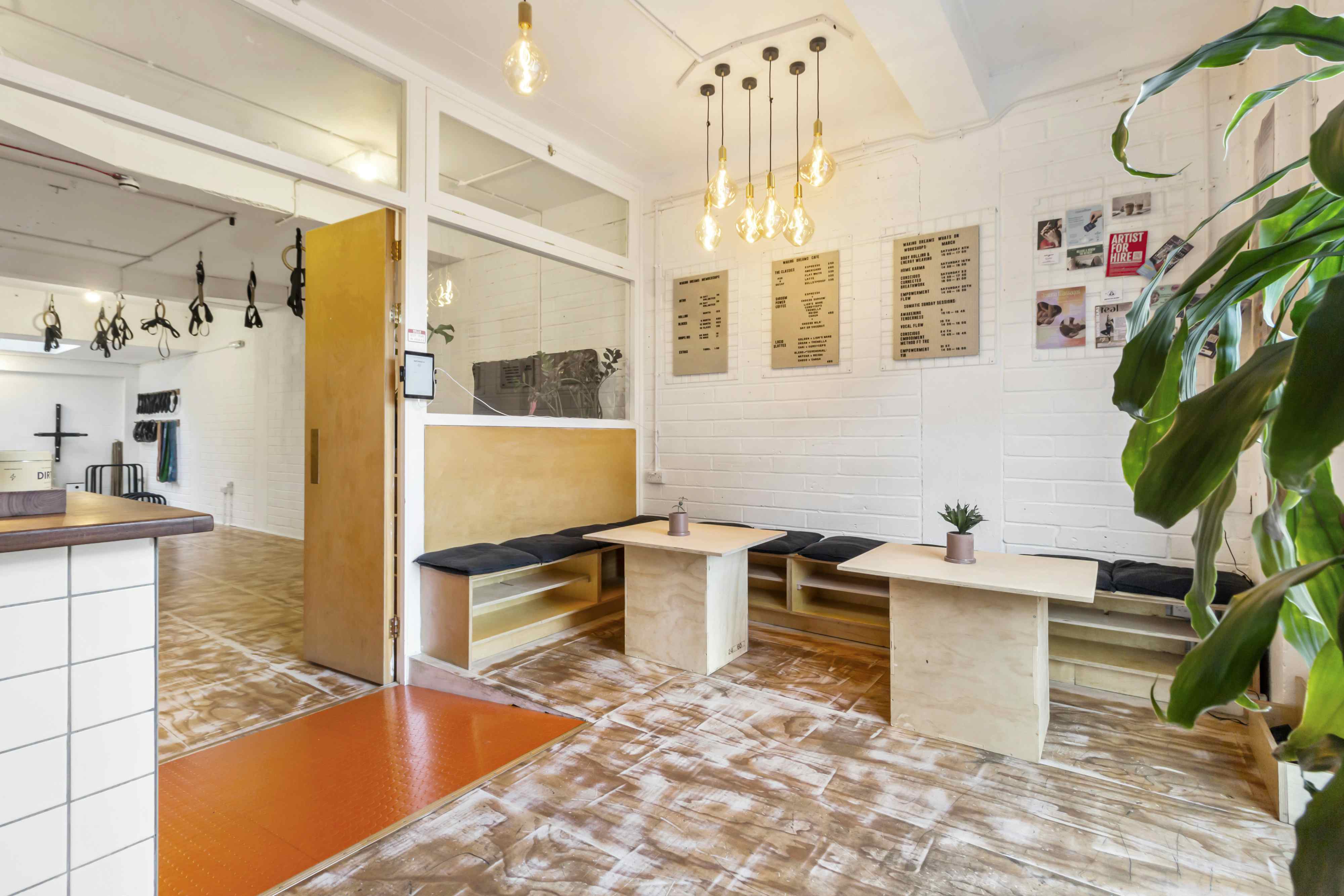 Bright Spacious Strength Studio Space in East London 5