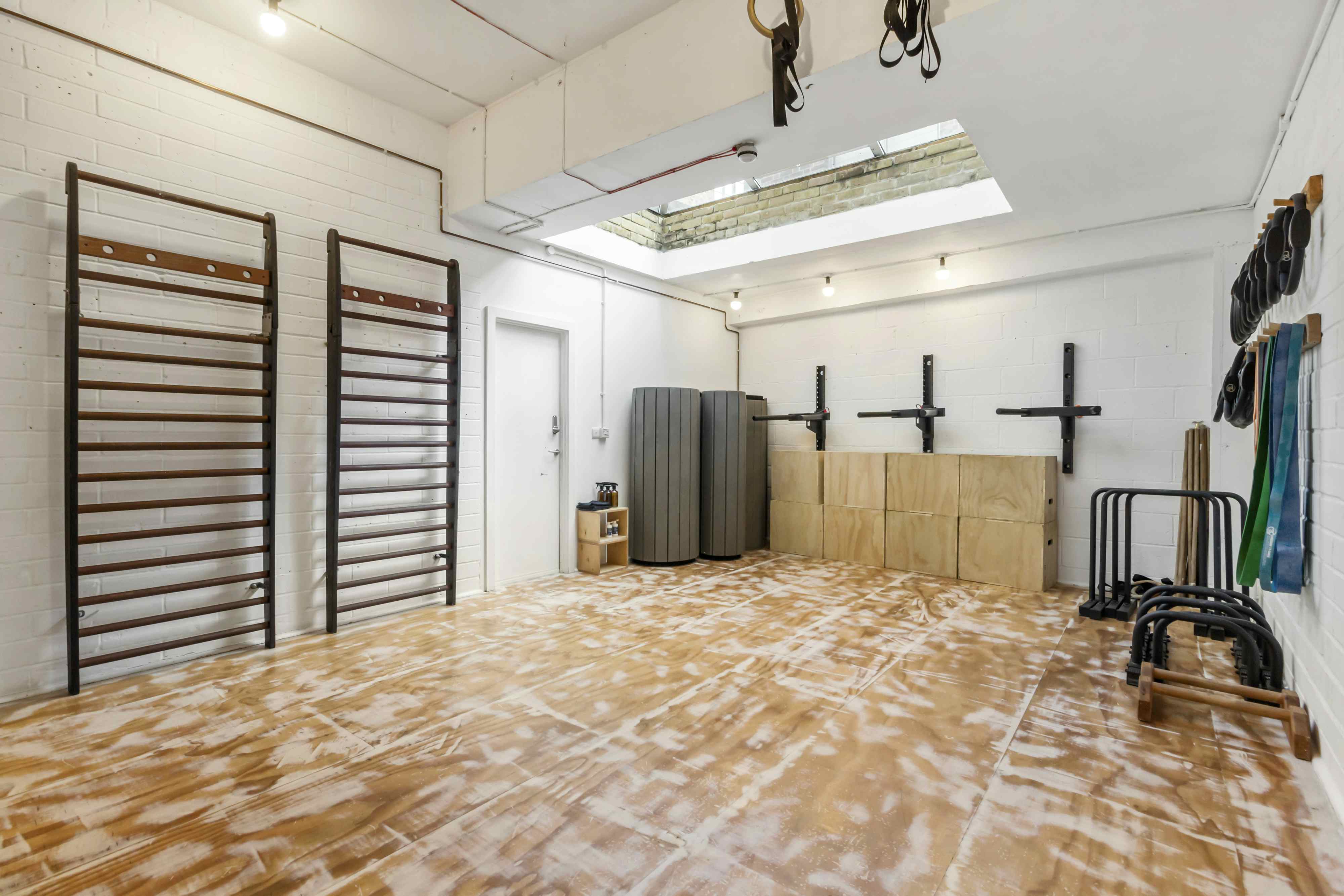 Bright Spacious Strength Studio Space in East London 2