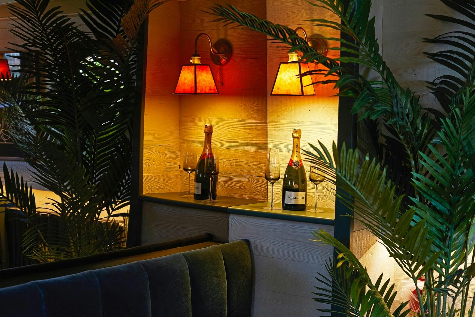 VIP Snug Room - Canary Wharf 1