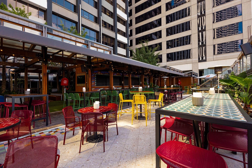 Main Deck + Sky Deck 4