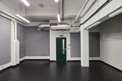 Studio 2 6