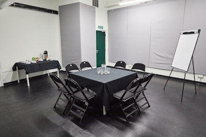 Studio 2 4