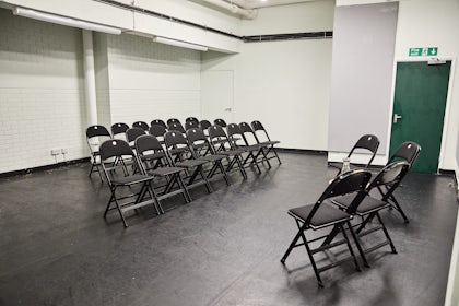 Studio 2 2