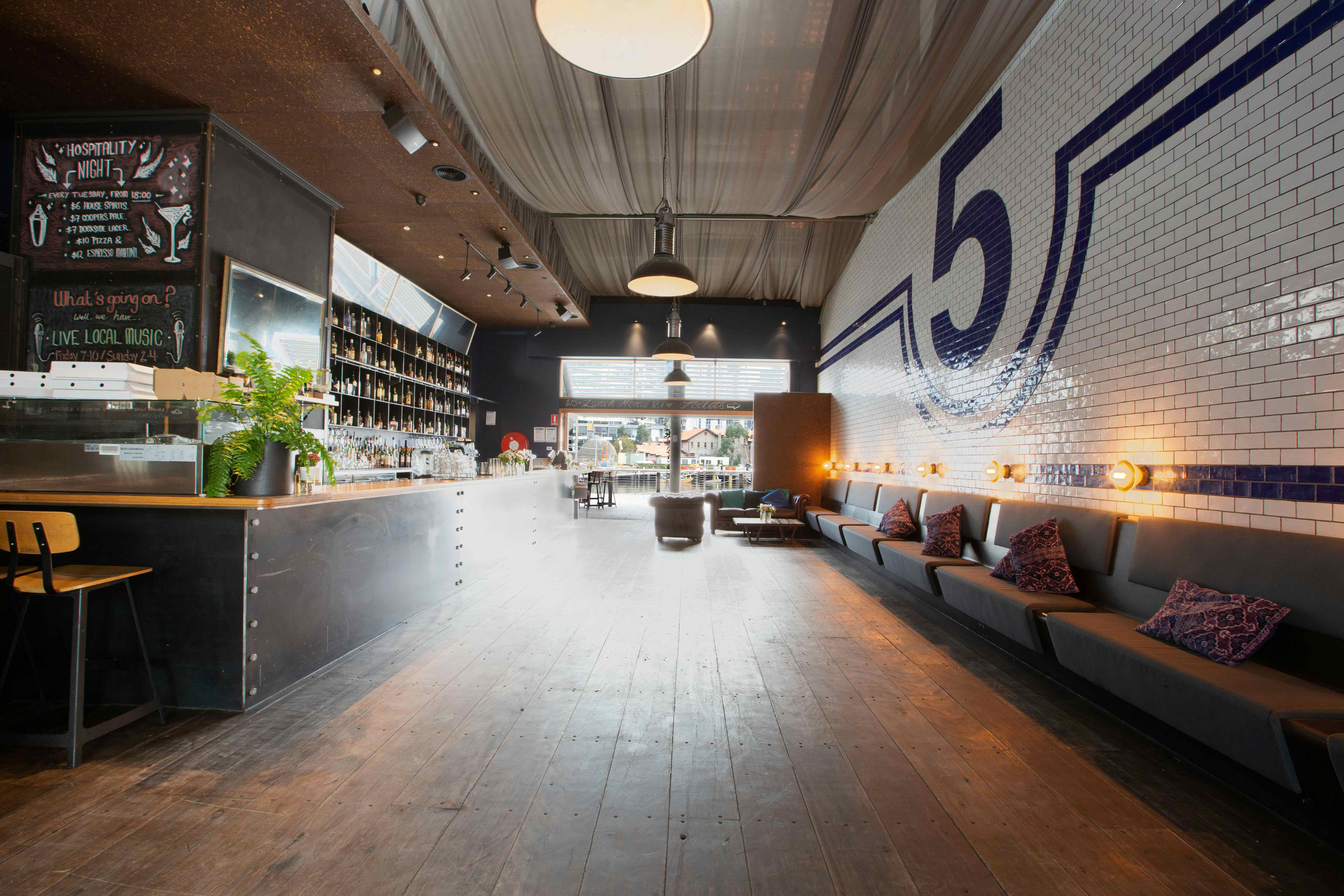 Exclusive Riverside Bar 1