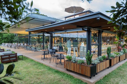 The Paddock and Oakroom with Paddock Lawn 8