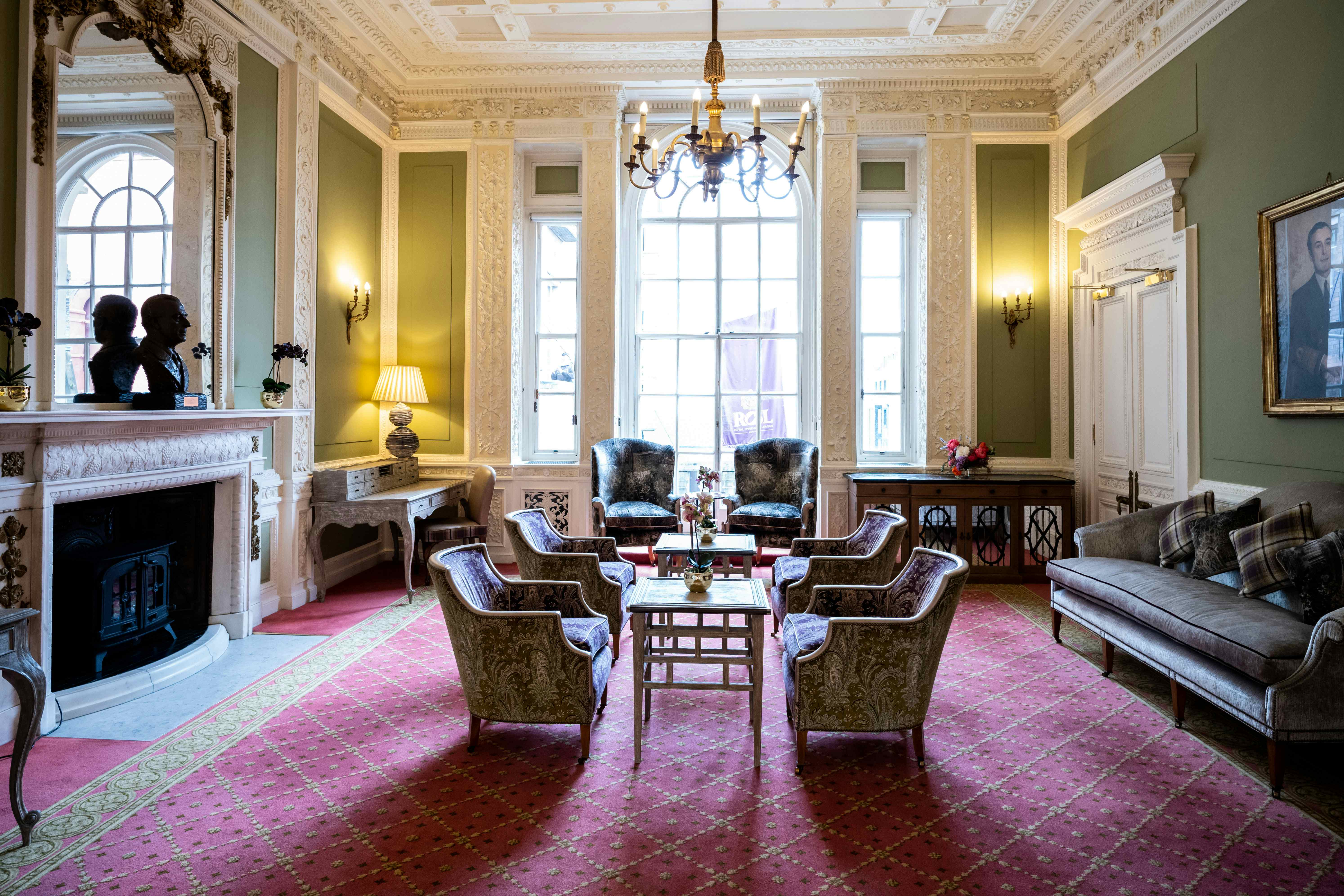 Drawing Room & Mountbatten Room 9