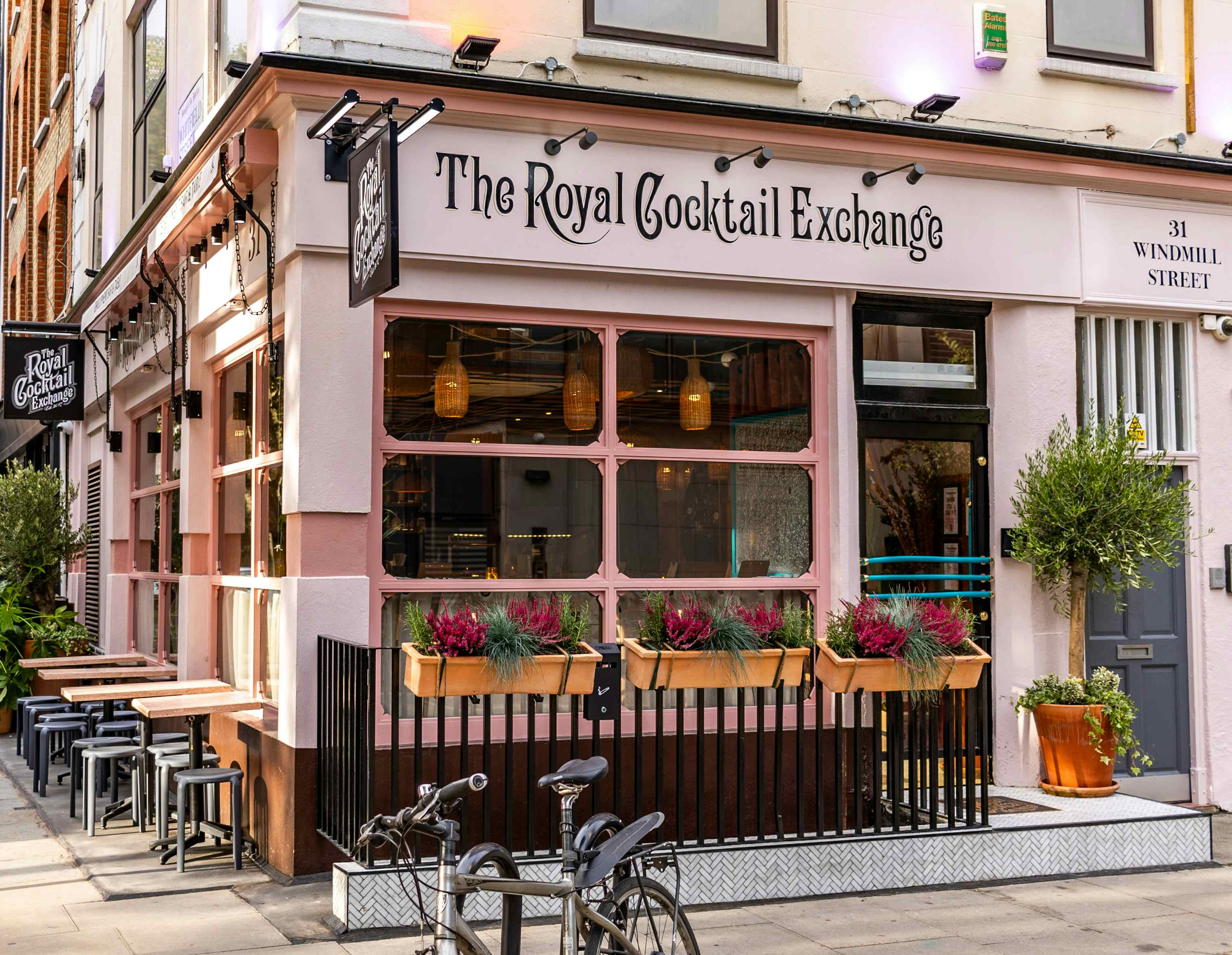 Royal Cocktail Exchange - full venue