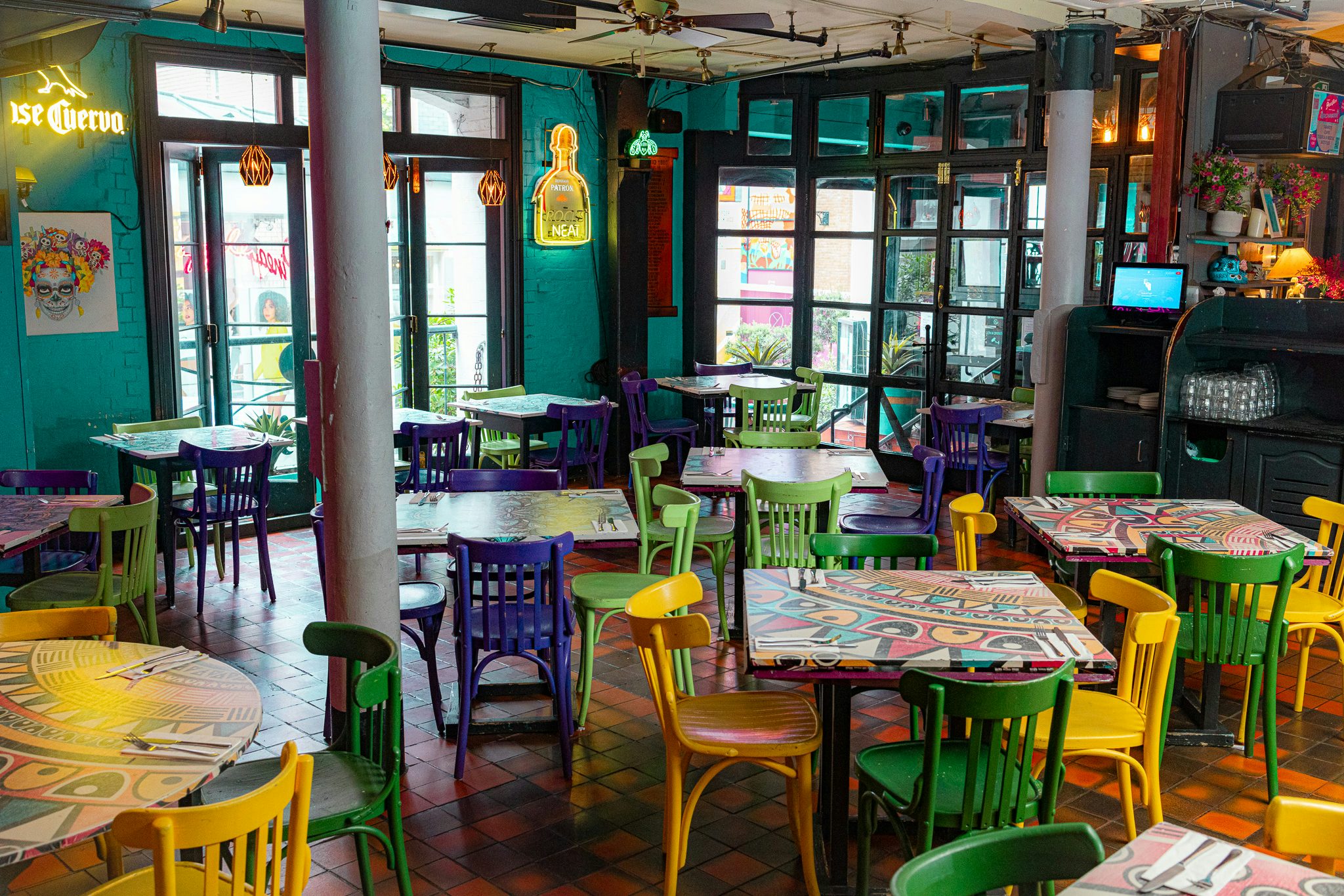 CAFE PACIFICO - FRONT 2