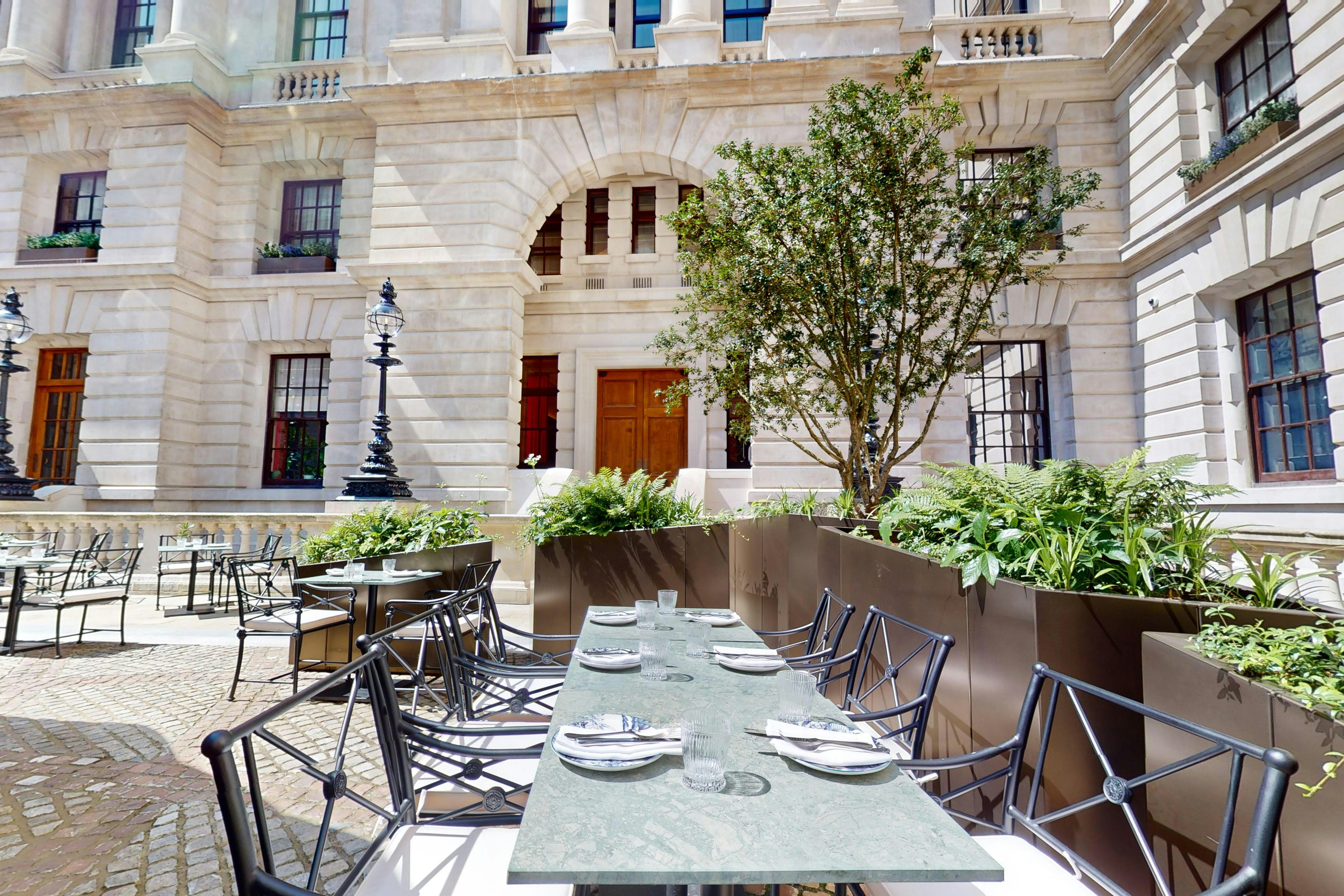 The Salon and Pavilion at Café Lapérouse 4
