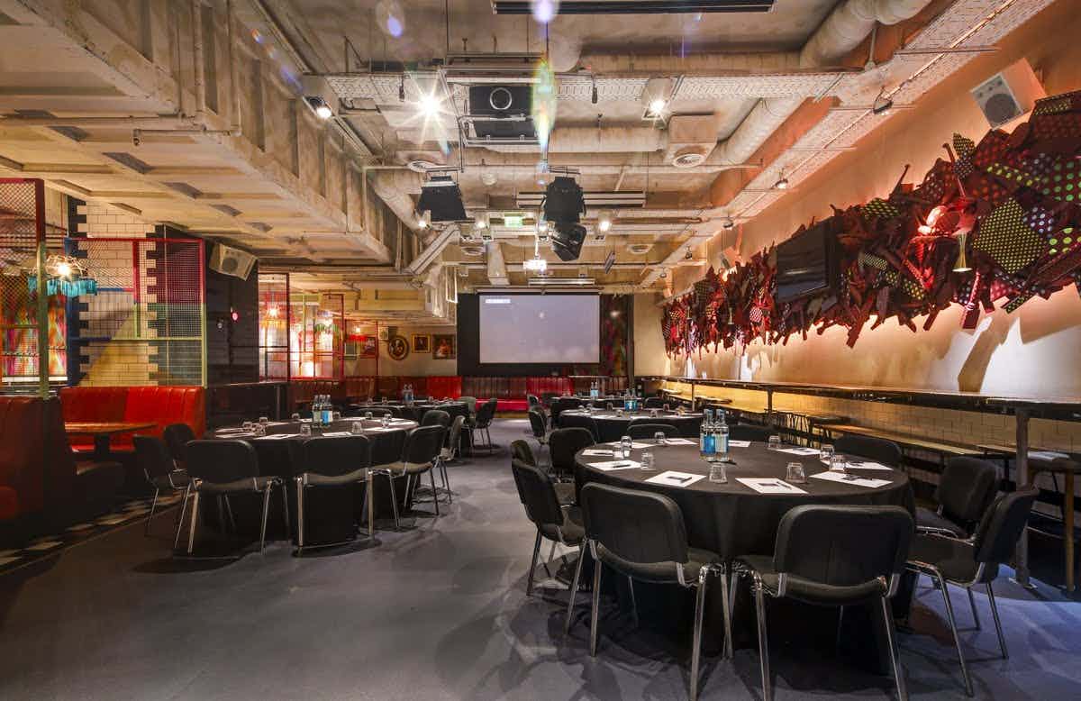 Conferencing Space - Hybrid capabilities 1