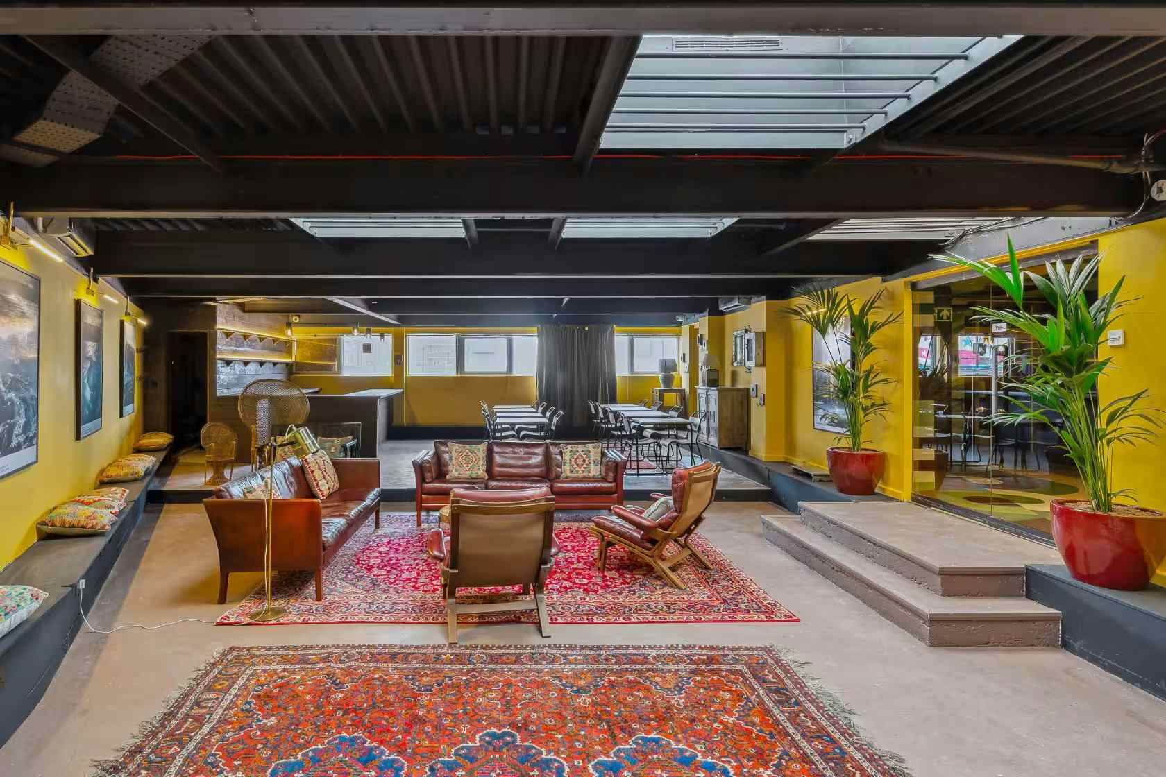 Performance Venue with Lounge 0