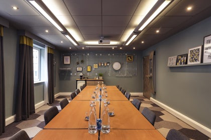 London Suite 1