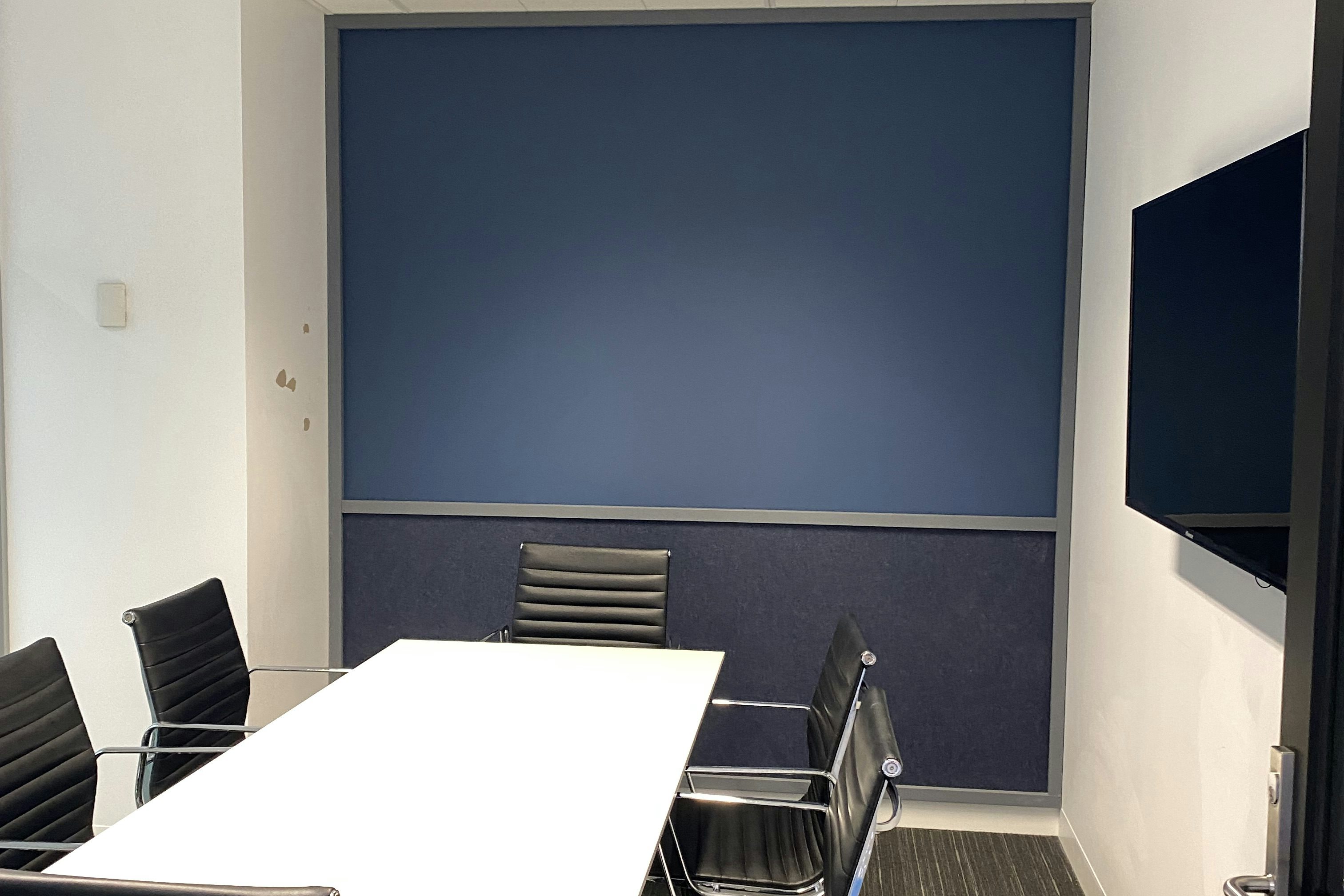 Baw Baw I 6 person Meeting Room 1