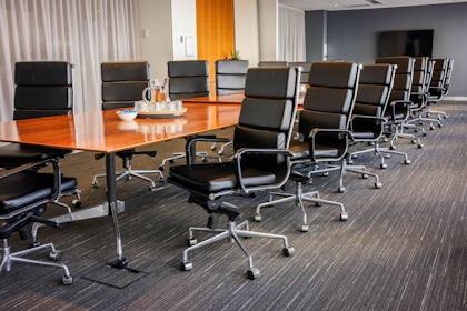 Everest Large I 26 Person Boardroom 2