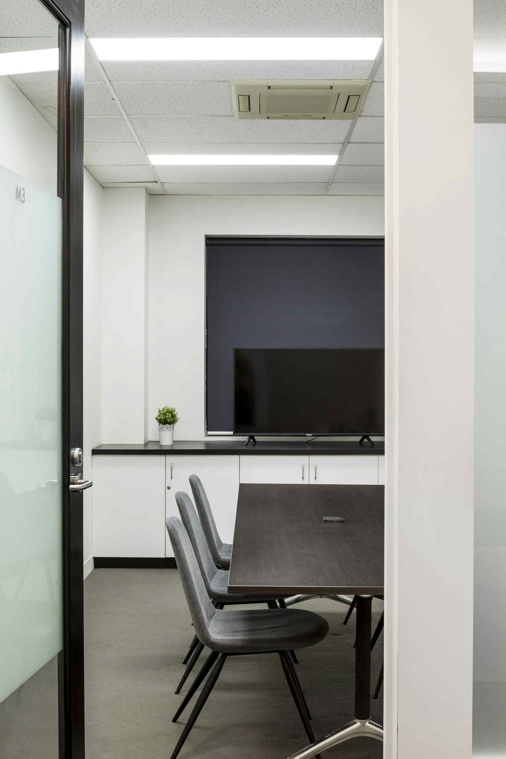 Market I 6 Person Meeting Room  1