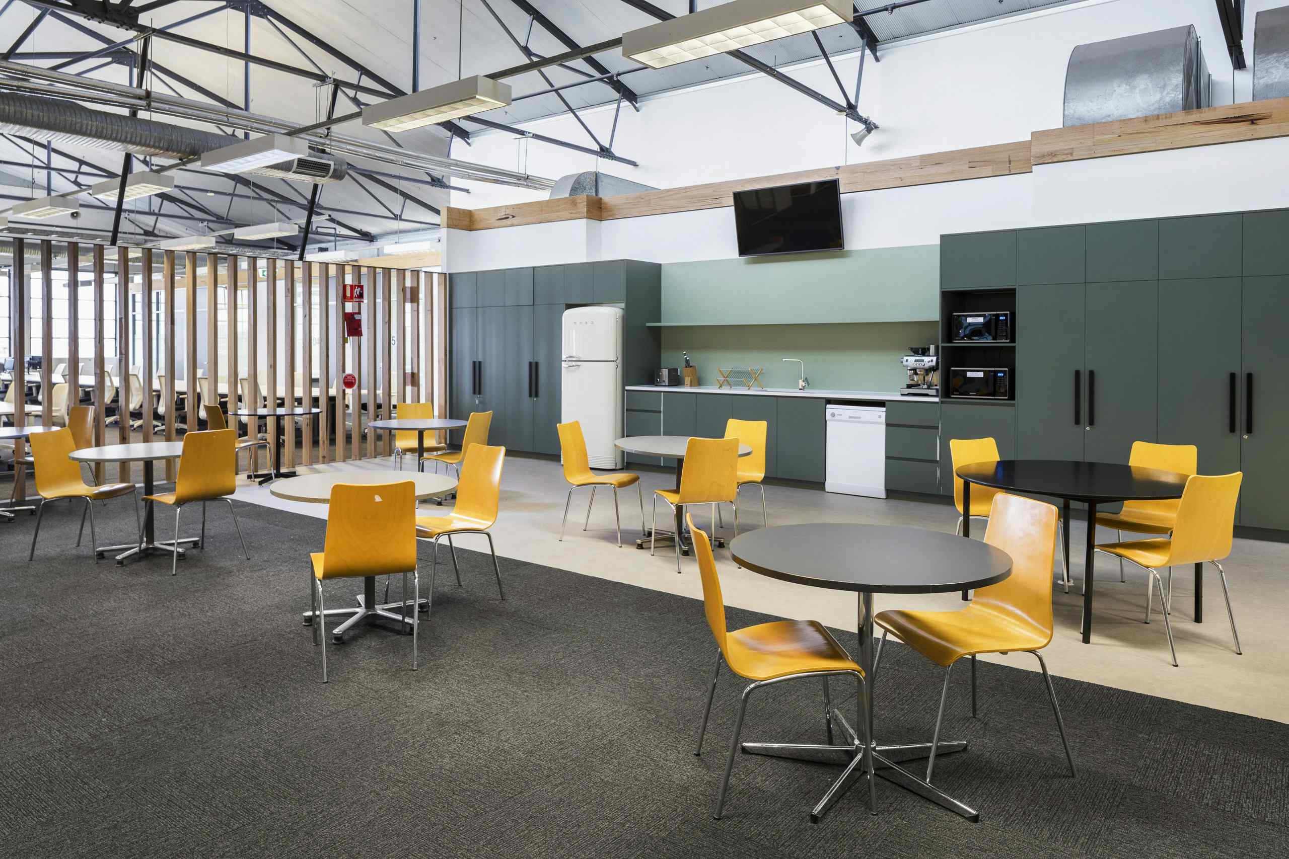 Yellow Submarine I 13 Person Boardroom  1