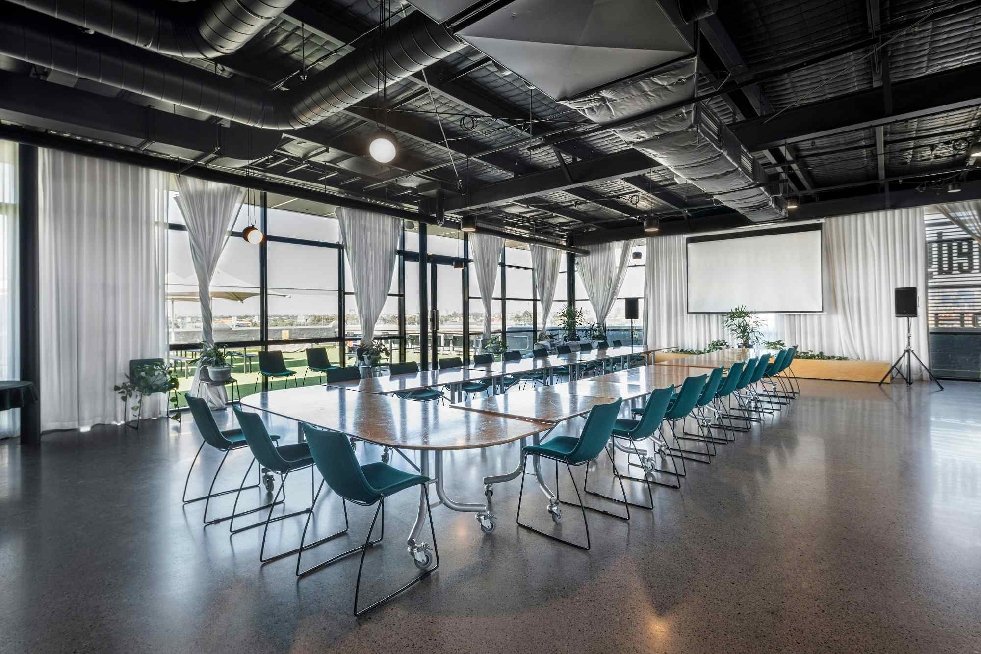 Imagination I 25 Person Workshop Space 