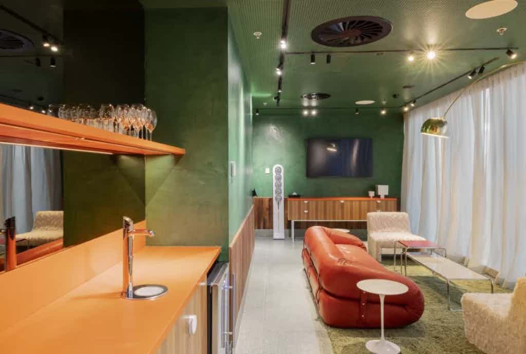 Main Hall and  Pre-Function Area  8