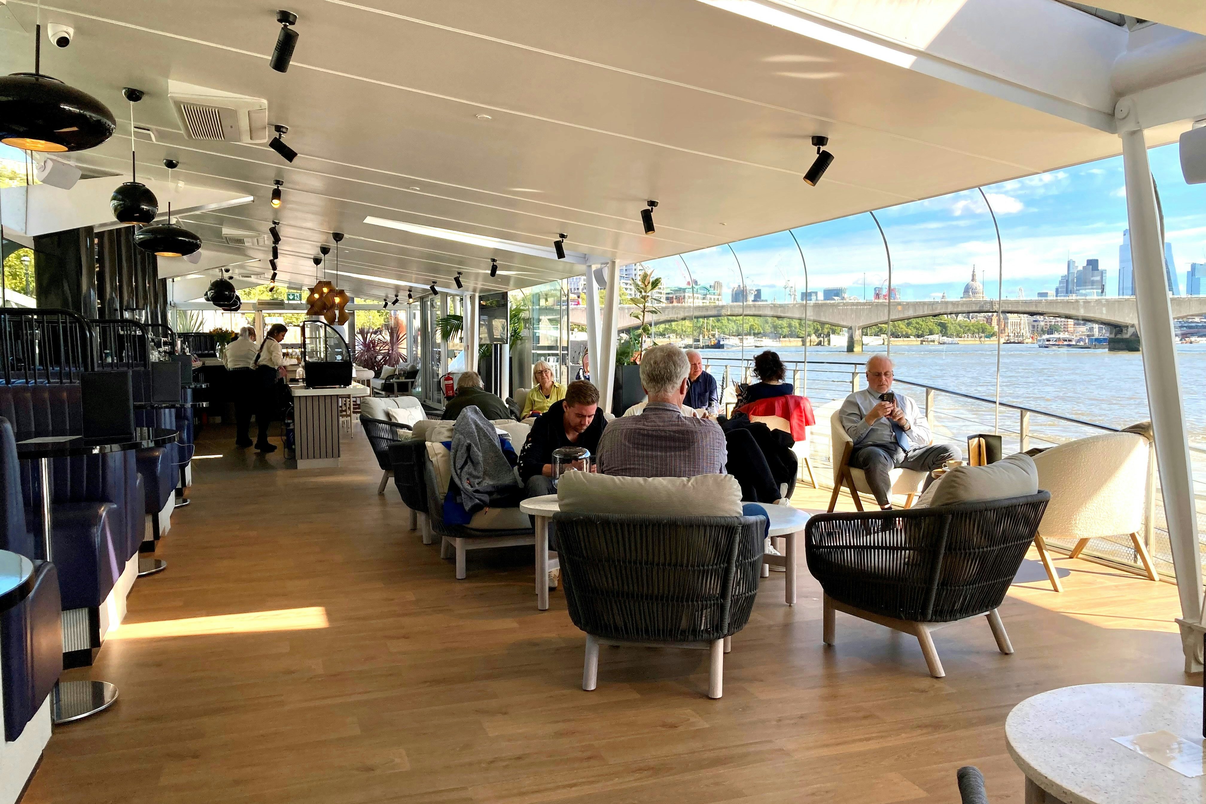 Clipper Lounge EMB 1