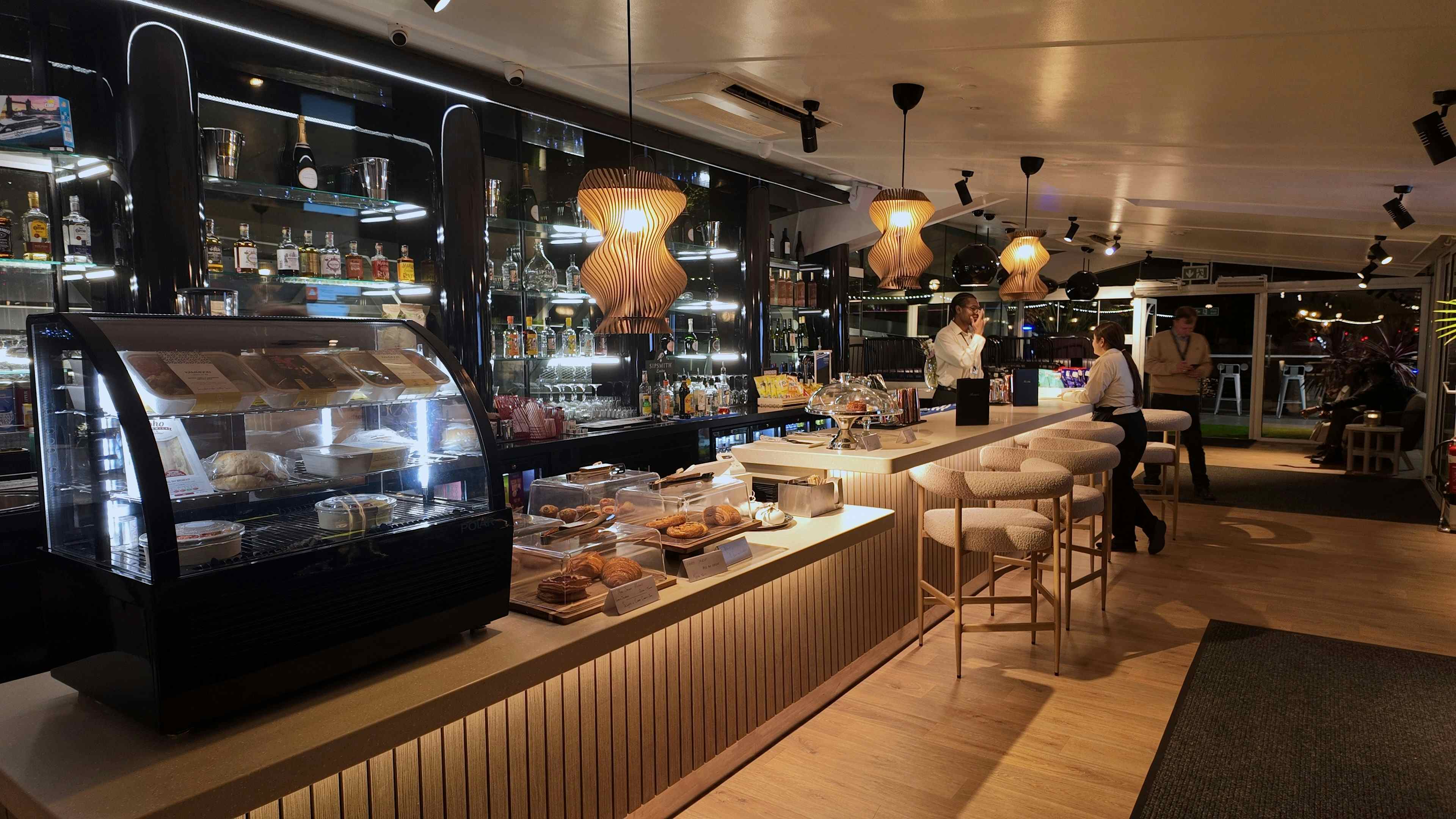 Clipper Lounge EMB 0