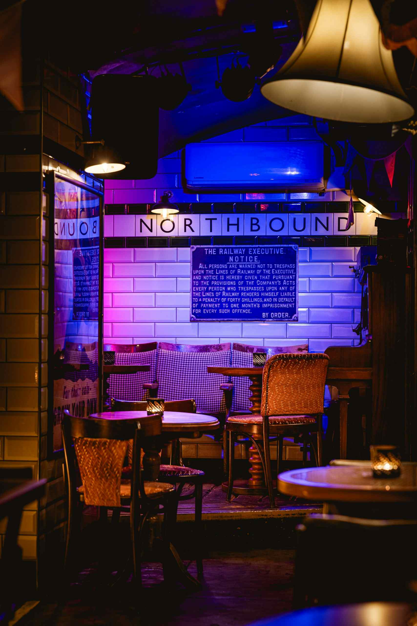 The Underground : North & Southbound Platforms 5