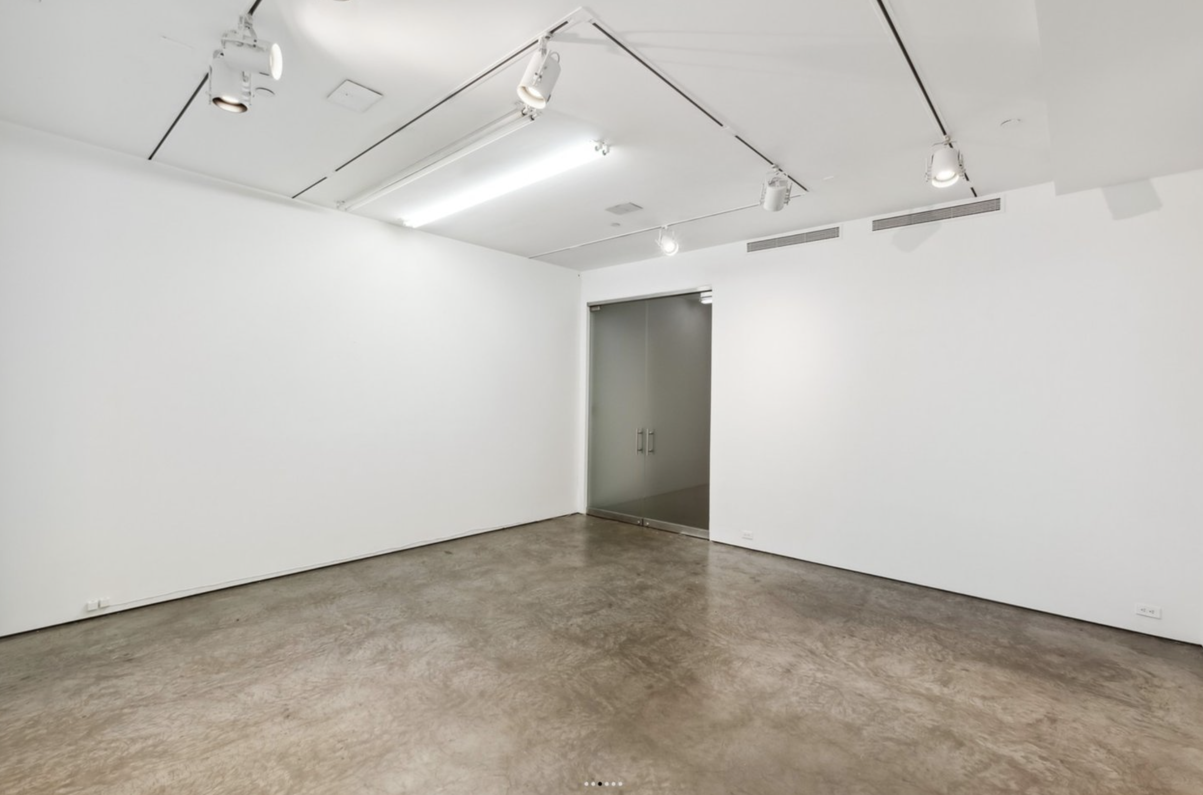 Ground Floor - Spacious Chelsea Gallery Space 2