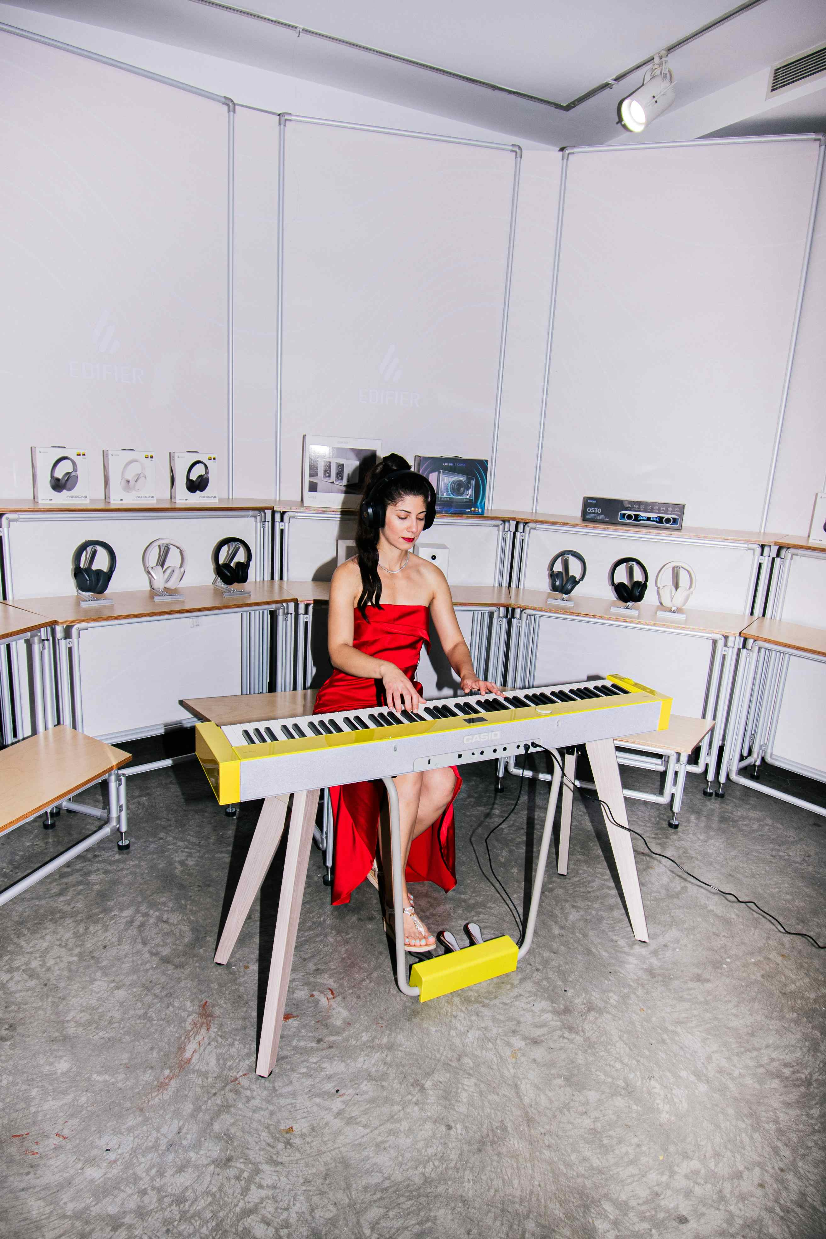 Ground Floor - Spacious Chelsea Gallery Space 8