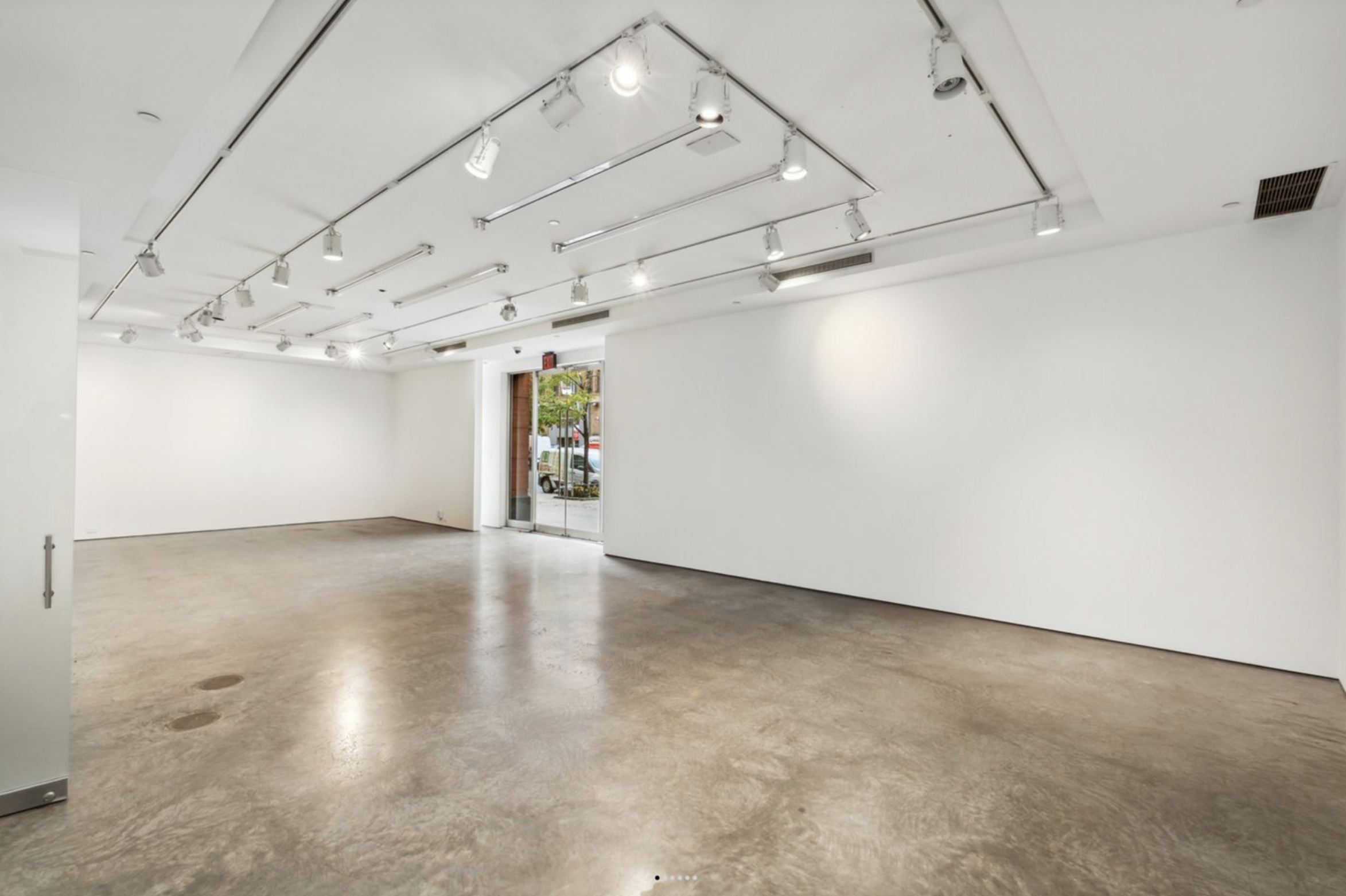 Ground Floor - Spacious Chelsea Gallery Space 1