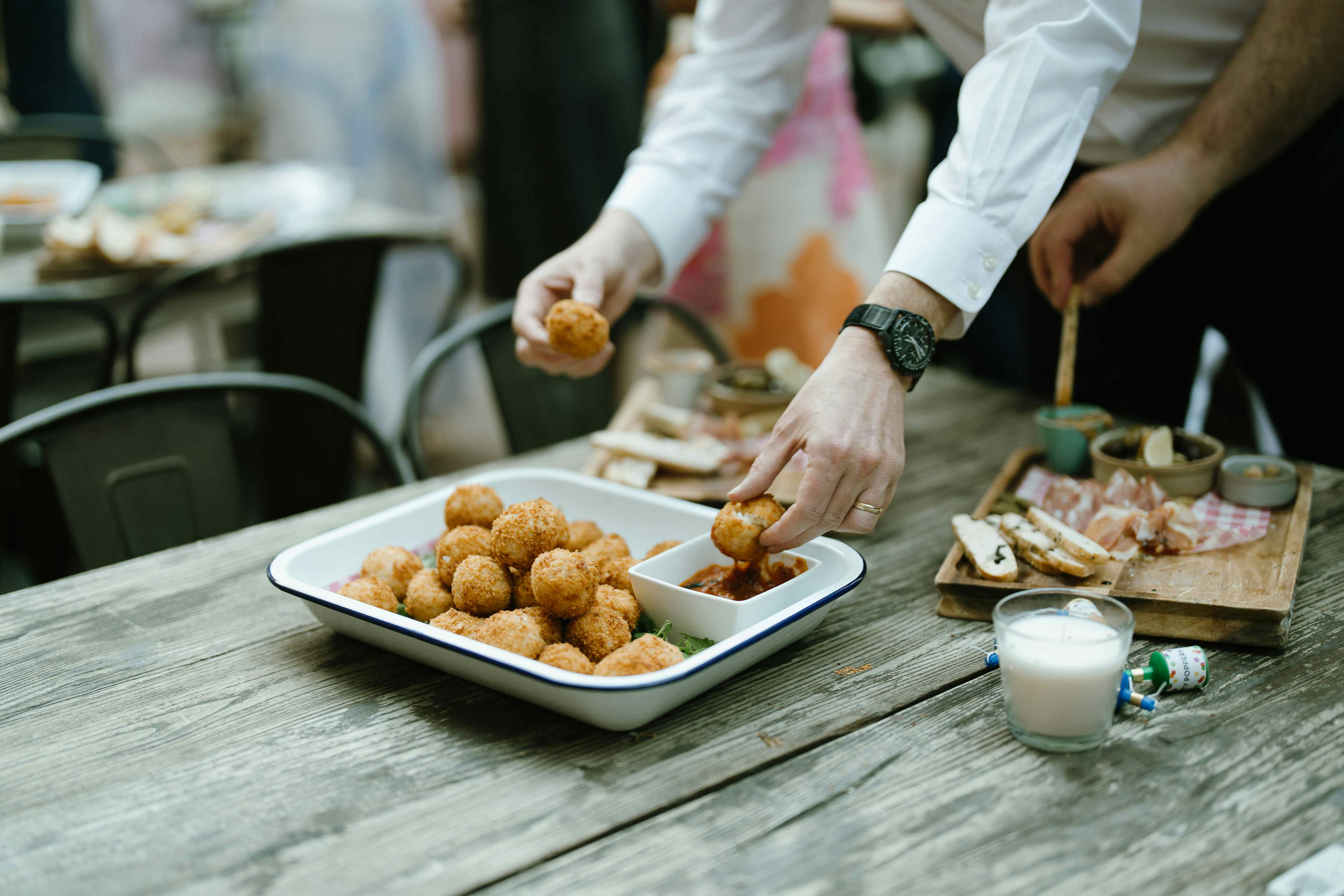 Main Bar / The Deck / Courtyard 8