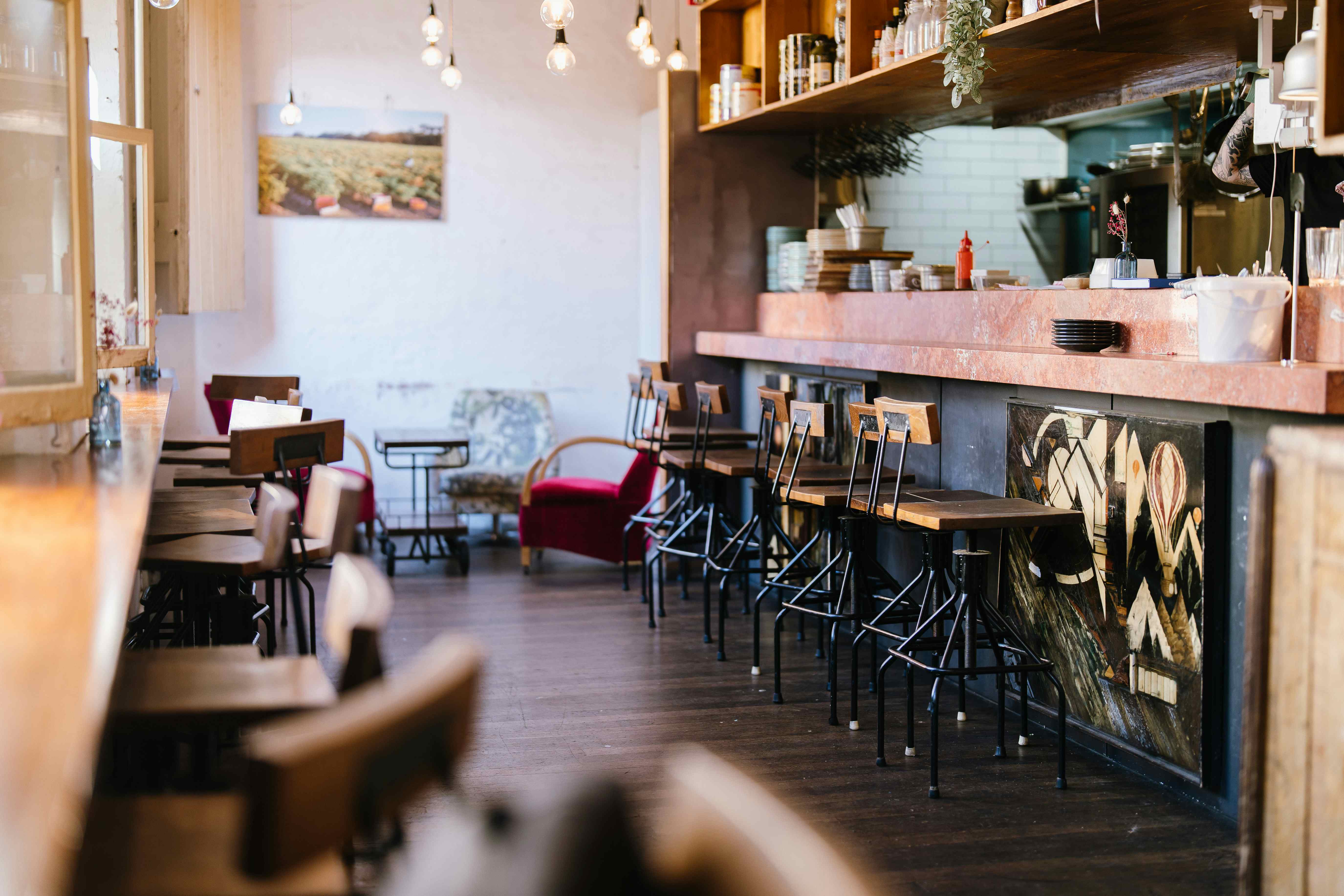 Main Bar / The Deck / Courtyard 4