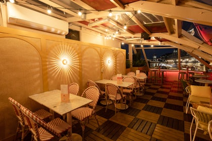 Circe's Corner with additional shared space in Olympus Bar 5