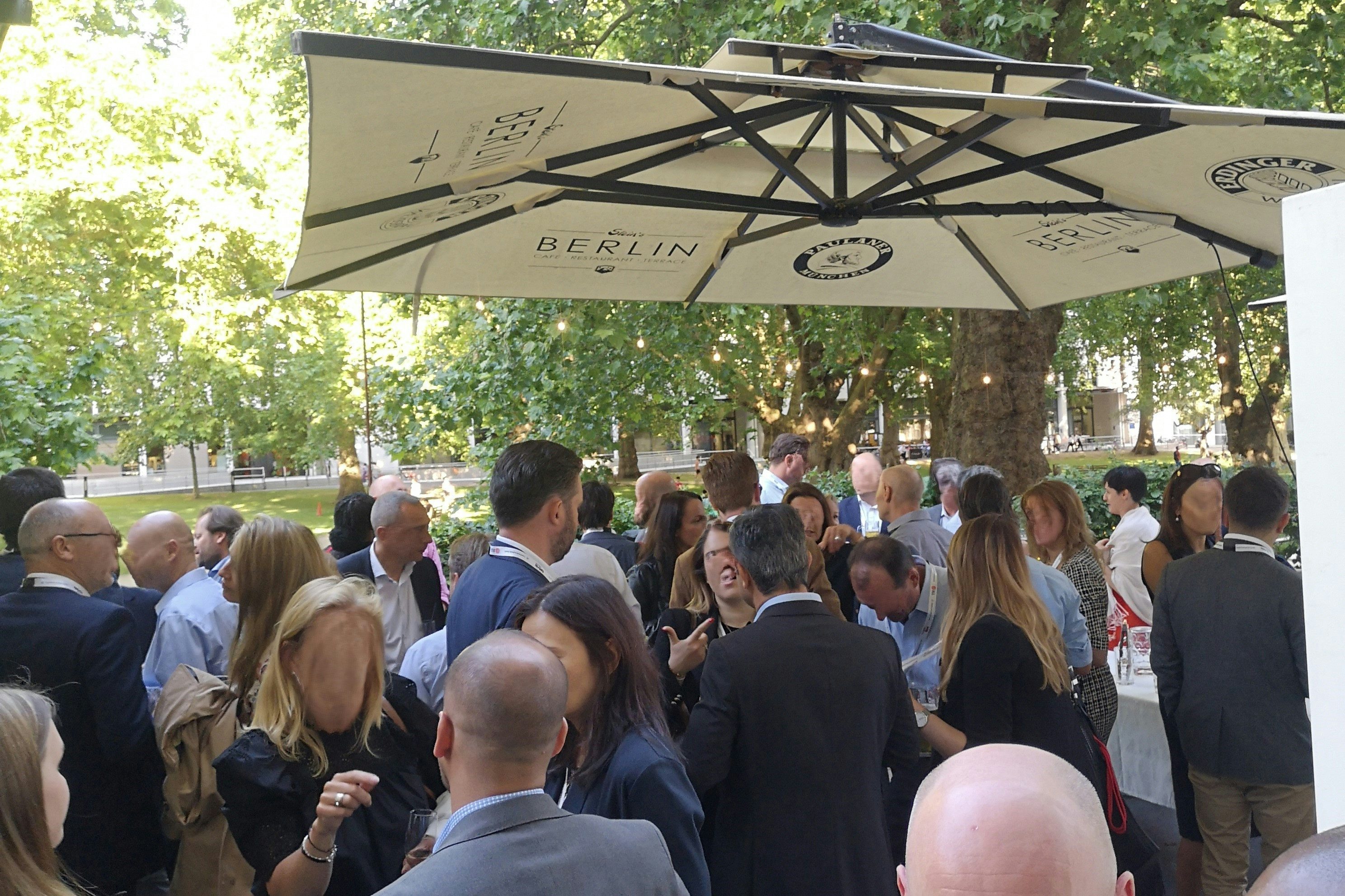 Indoor and outdoor up to 180 people standing 0