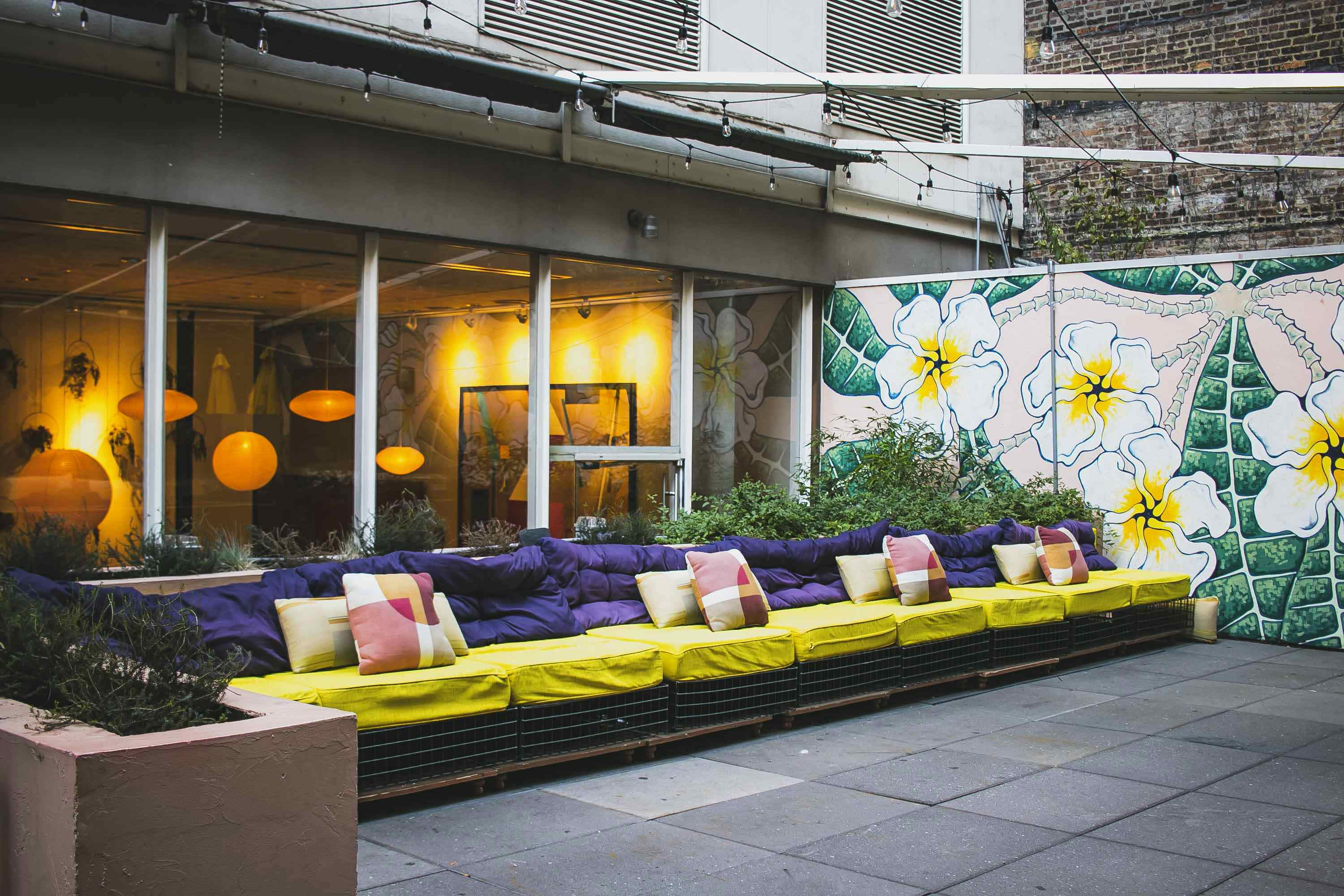 The Lobby Bar & Garden 4