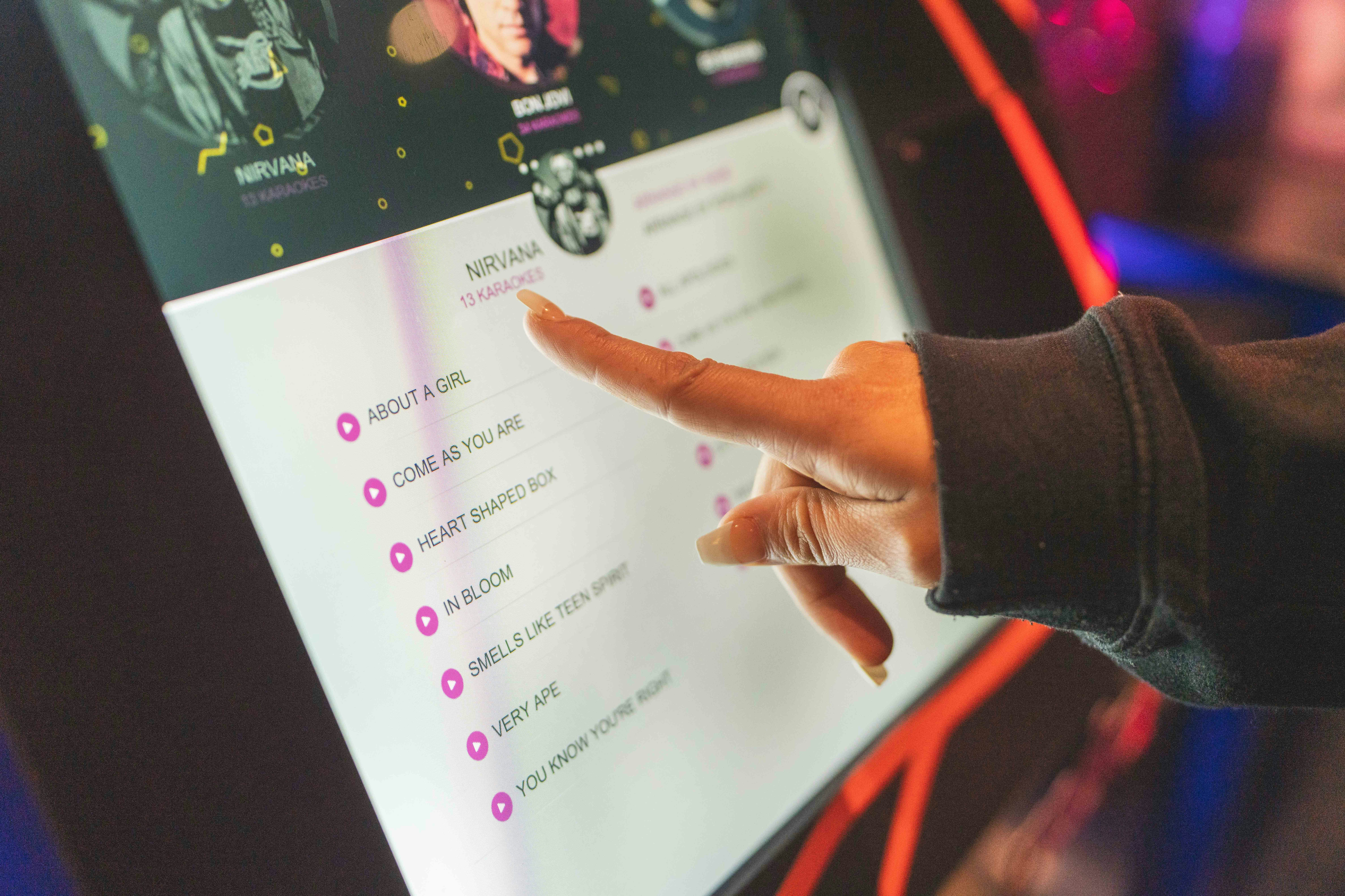 Bowl, Break & Sing 12