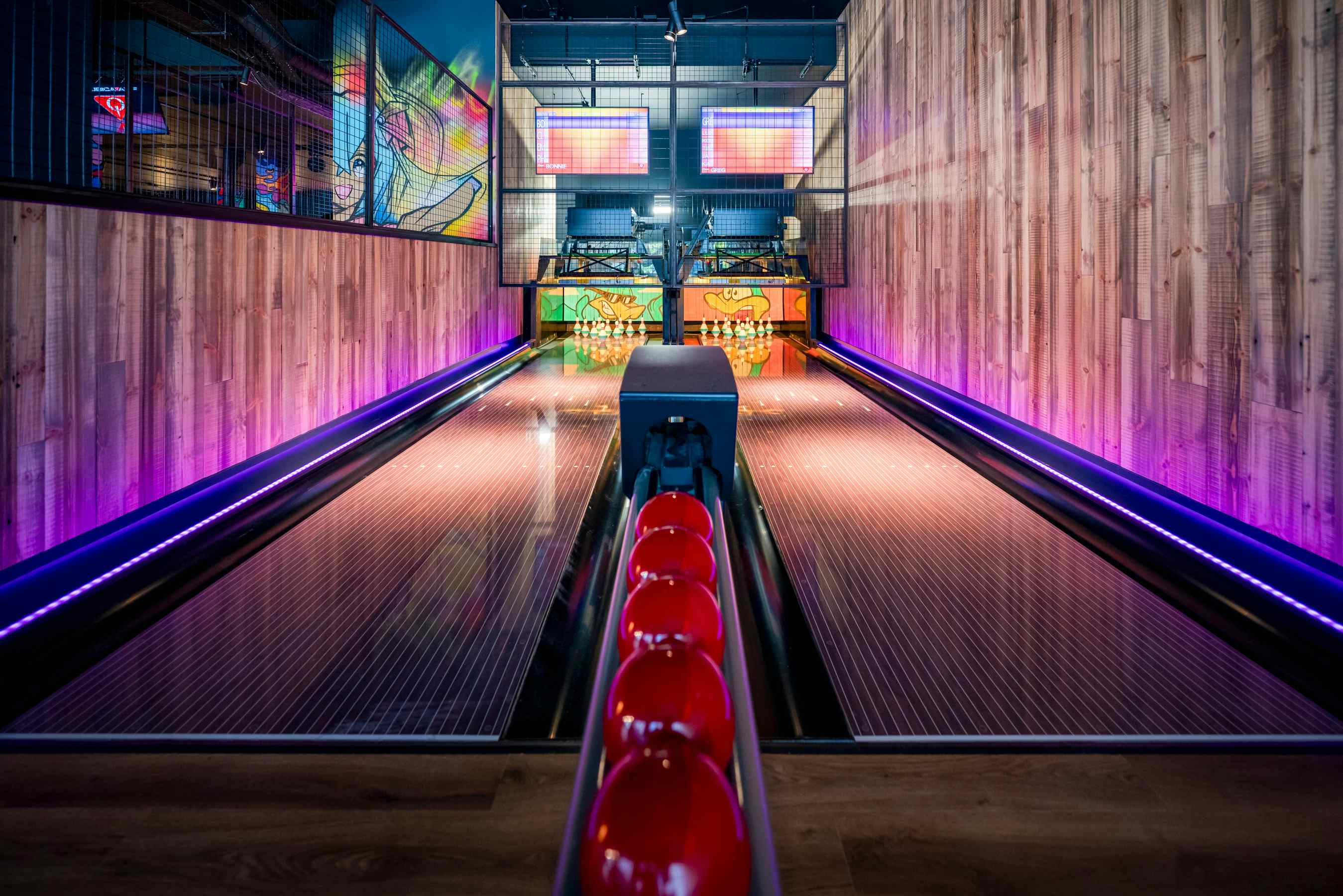 Bowl, Break, Sing & Game 6