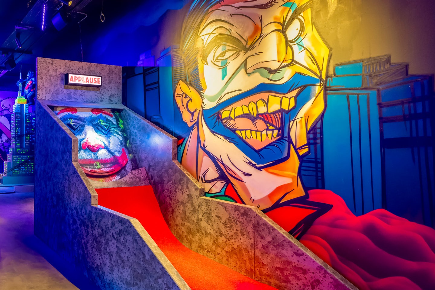 Mini Golf & Red Room 1