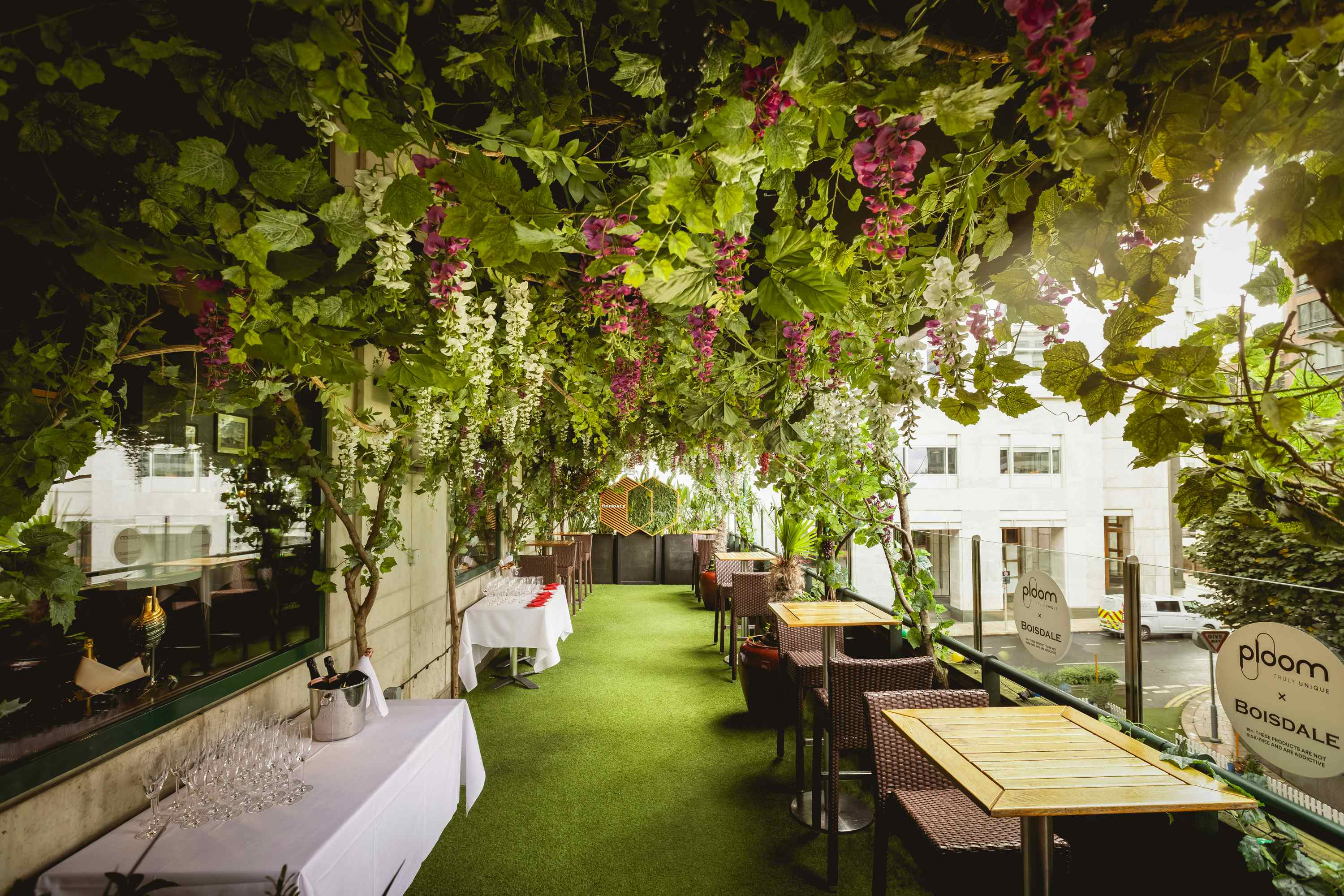 The Hine Bar & Garden Terrace 4