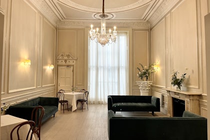 The Windsor Suite 14