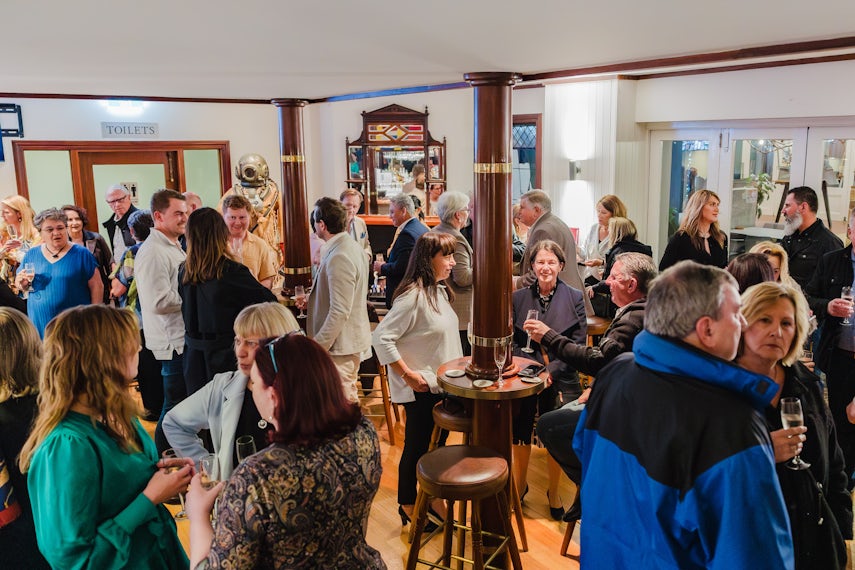 Yacht Club Bar 0