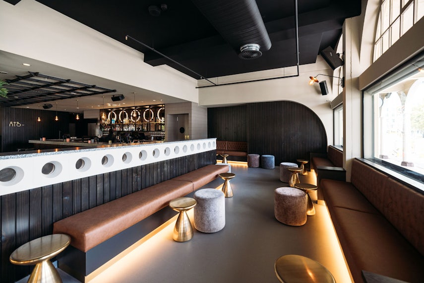 Cocktail Lounge 0