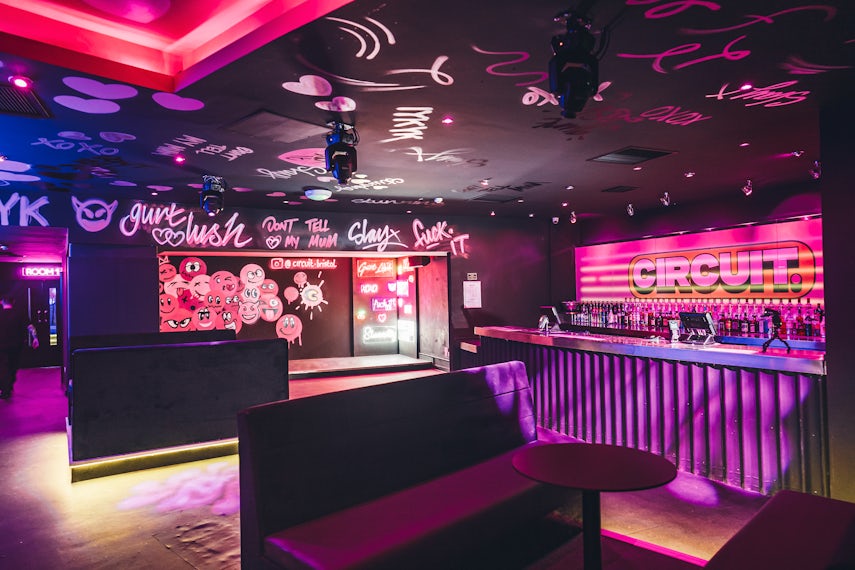 Lounge Bar 0
